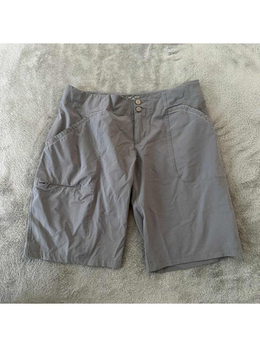 Mountain Hardwear Gray Bermuda Shorts Women's 8 Nylon Outdoor Hiking Camping